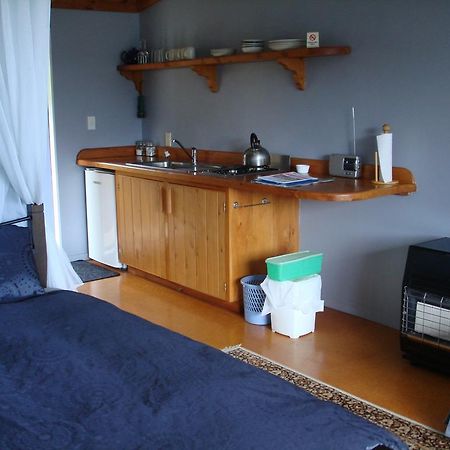 Manuka Lodge Tryphena Extérieur photo
