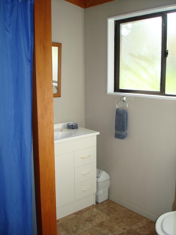 Manuka Lodge Tryphena Extérieur photo