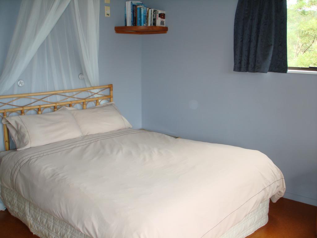 Manuka Lodge Tryphena Extérieur photo