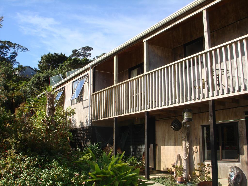 Manuka Lodge Tryphena Extérieur photo