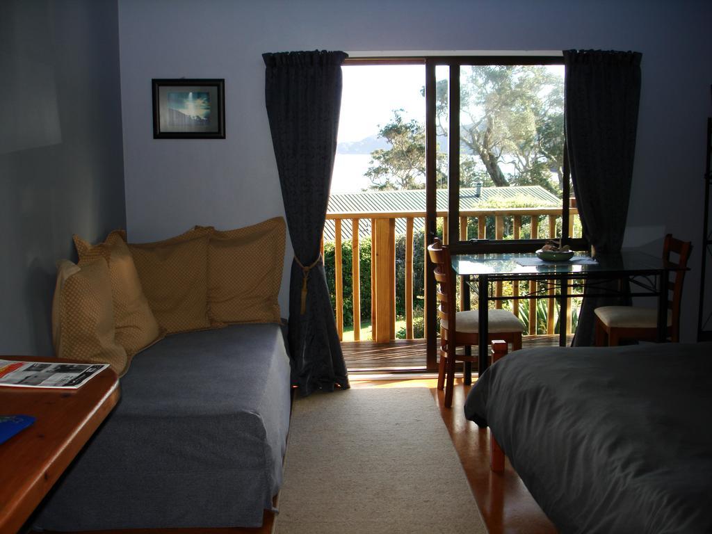 Manuka Lodge Tryphena Extérieur photo